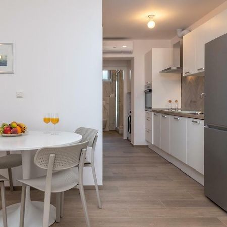 Apartments Flora Τρογκίρ Εξωτερικό φωτογραφία