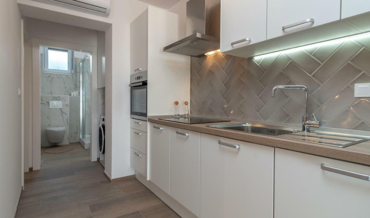 Apartments Flora Τρογκίρ Εξωτερικό φωτογραφία
