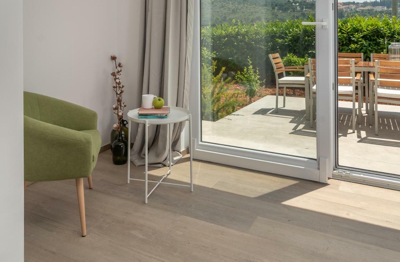 Apartments Flora Τρογκίρ Εξωτερικό φωτογραφία