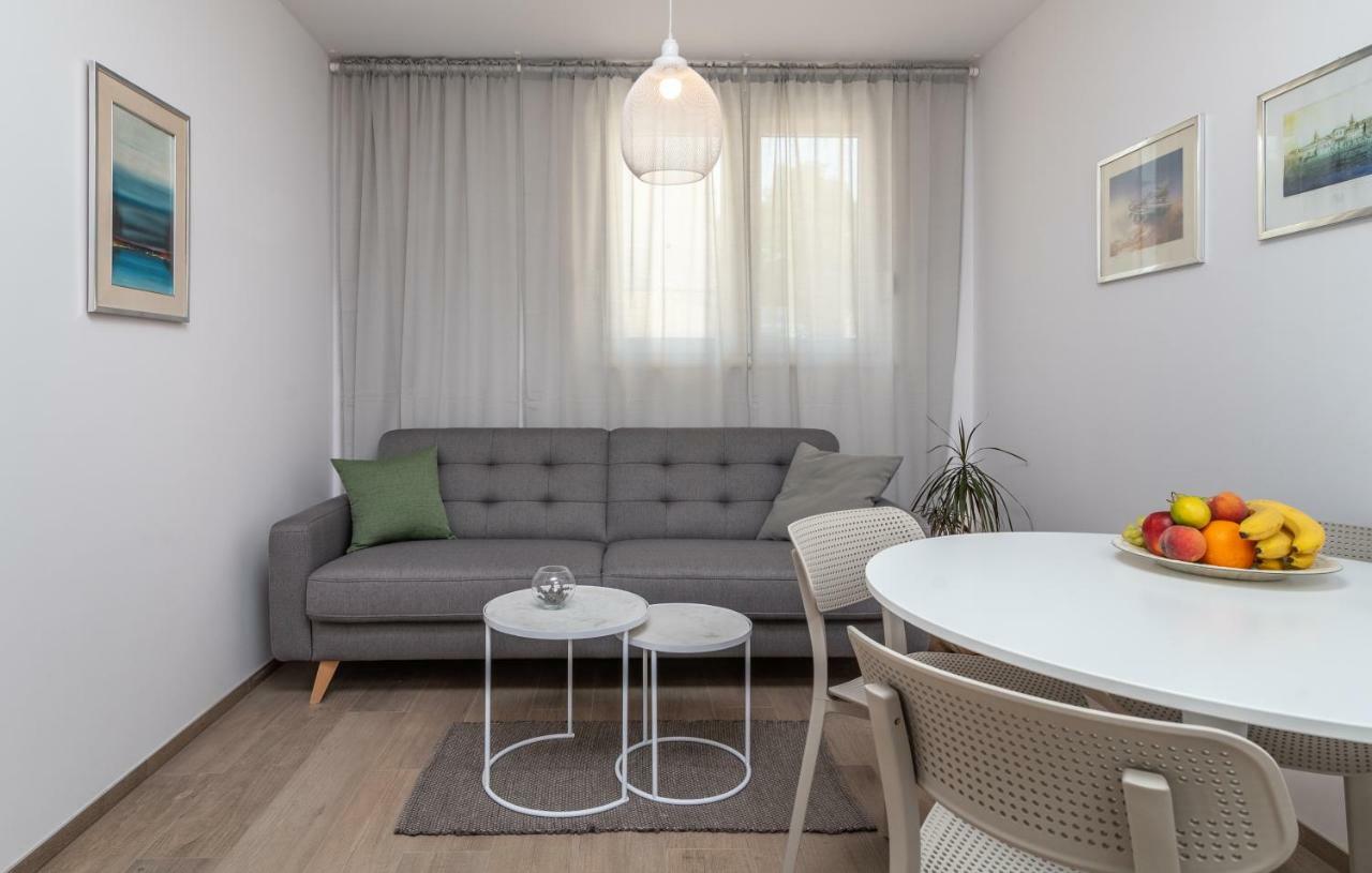Apartments Flora Τρογκίρ Εξωτερικό φωτογραφία
