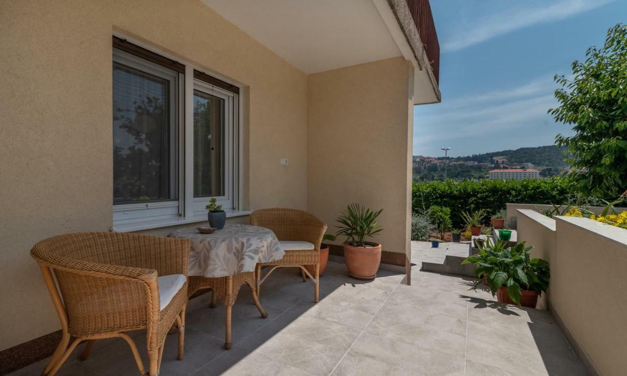 Apartments Flora Τρογκίρ Εξωτερικό φωτογραφία