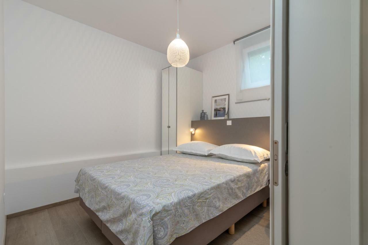 Apartments Flora Τρογκίρ Εξωτερικό φωτογραφία