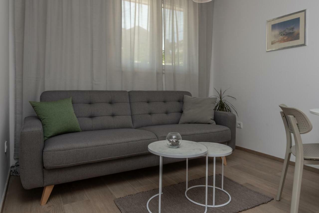 Apartments Flora Τρογκίρ Εξωτερικό φωτογραφία