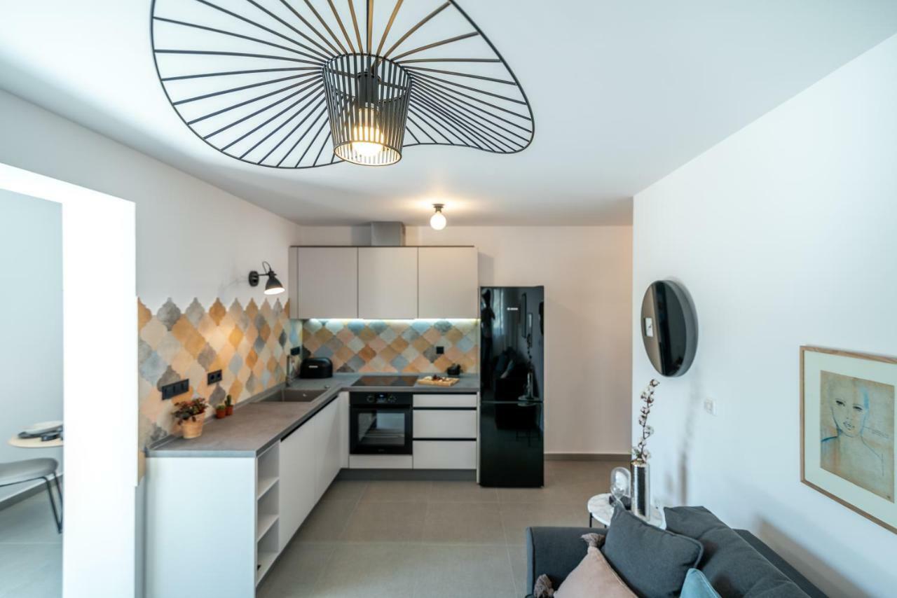 Apartments Flora Τρογκίρ Εξωτερικό φωτογραφία