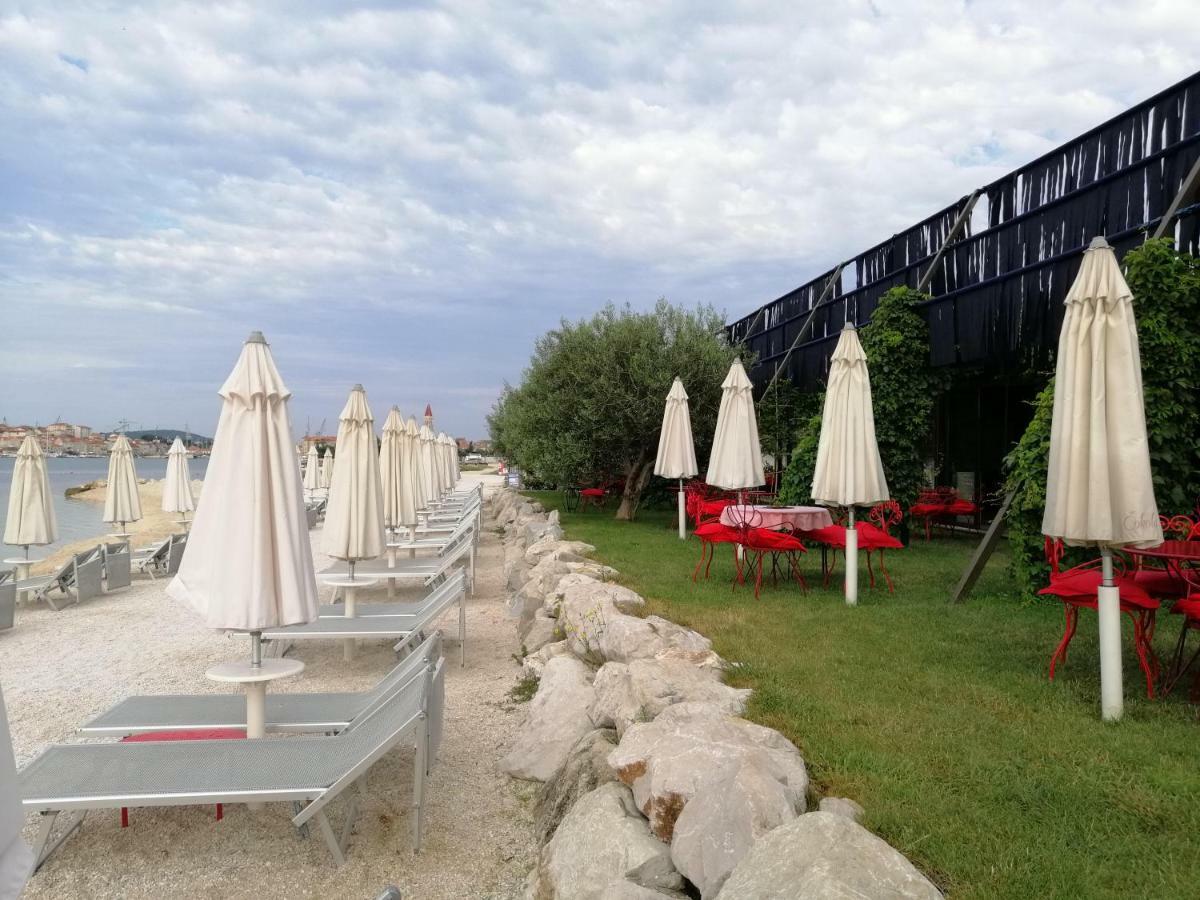 Apartments Flora Τρογκίρ Εξωτερικό φωτογραφία