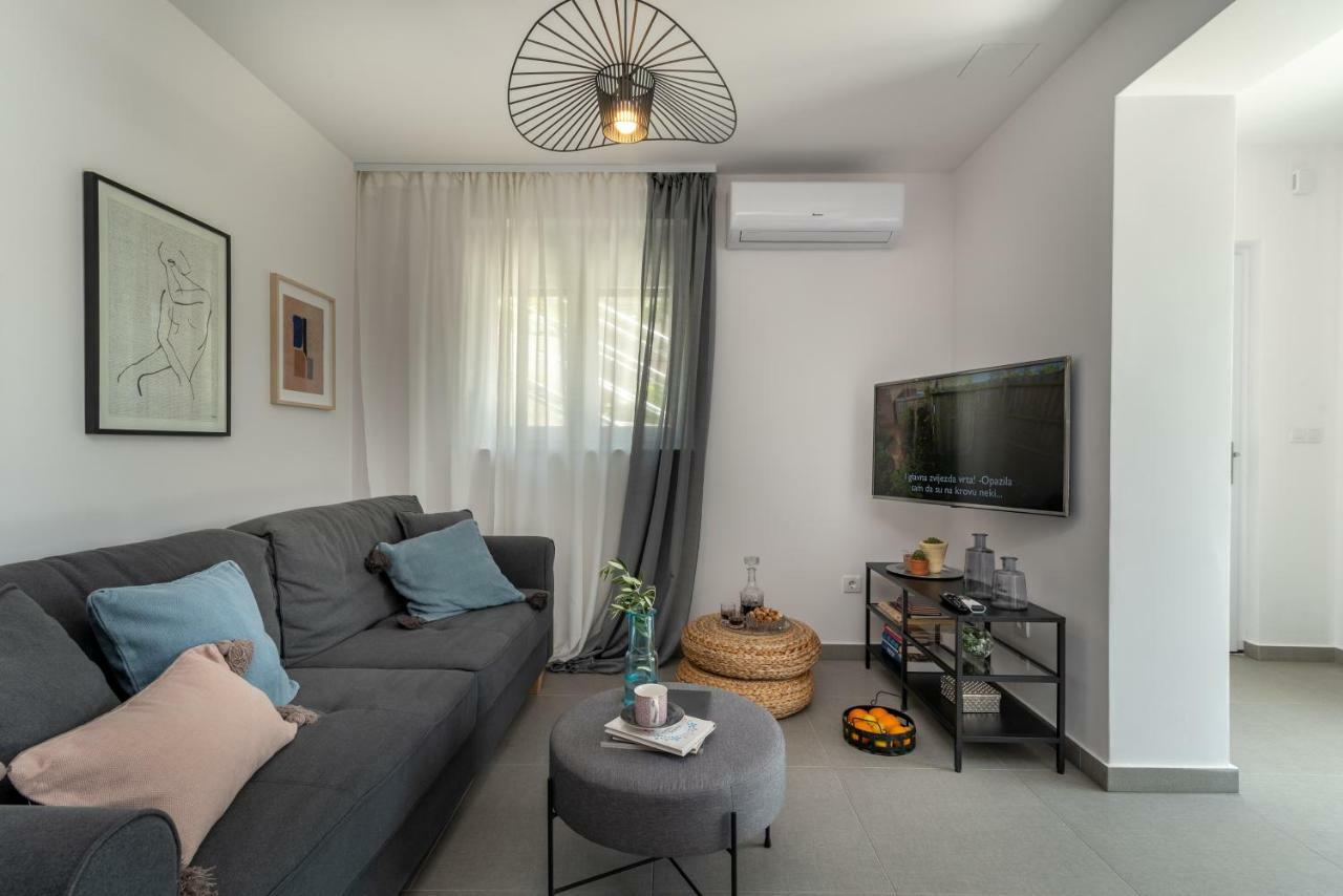 Apartments Flora Τρογκίρ Εξωτερικό φωτογραφία