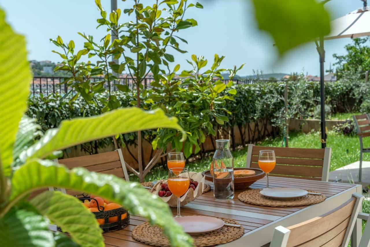 Apartments Flora Τρογκίρ Εξωτερικό φωτογραφία