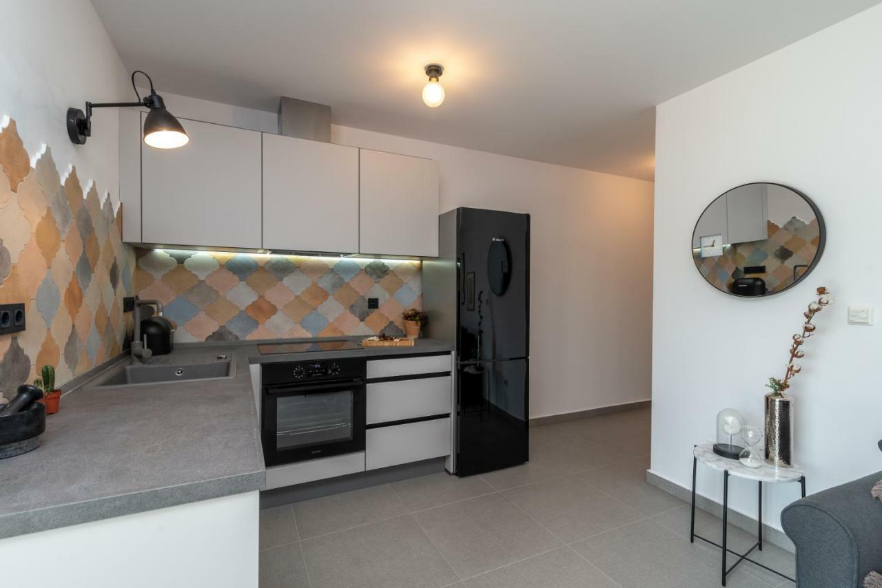 Apartments Flora Τρογκίρ Εξωτερικό φωτογραφία