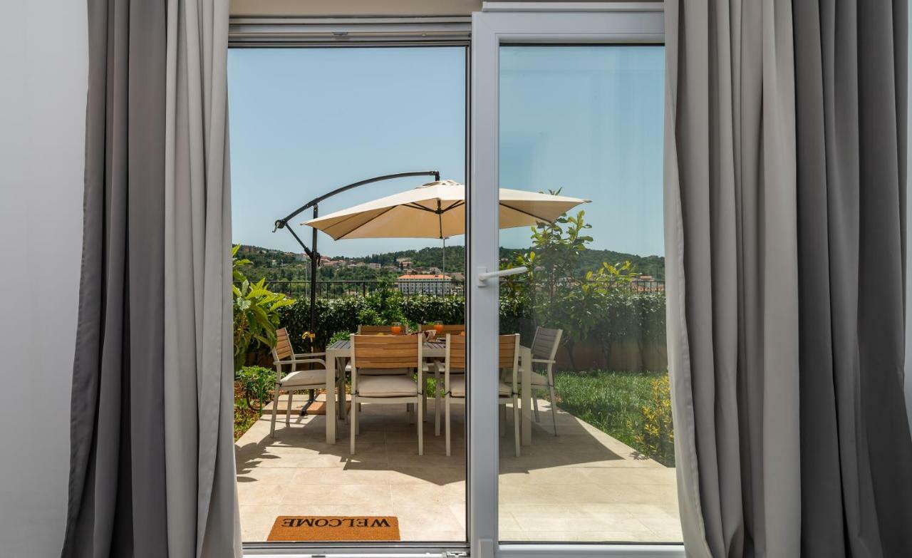Apartments Flora Τρογκίρ Εξωτερικό φωτογραφία